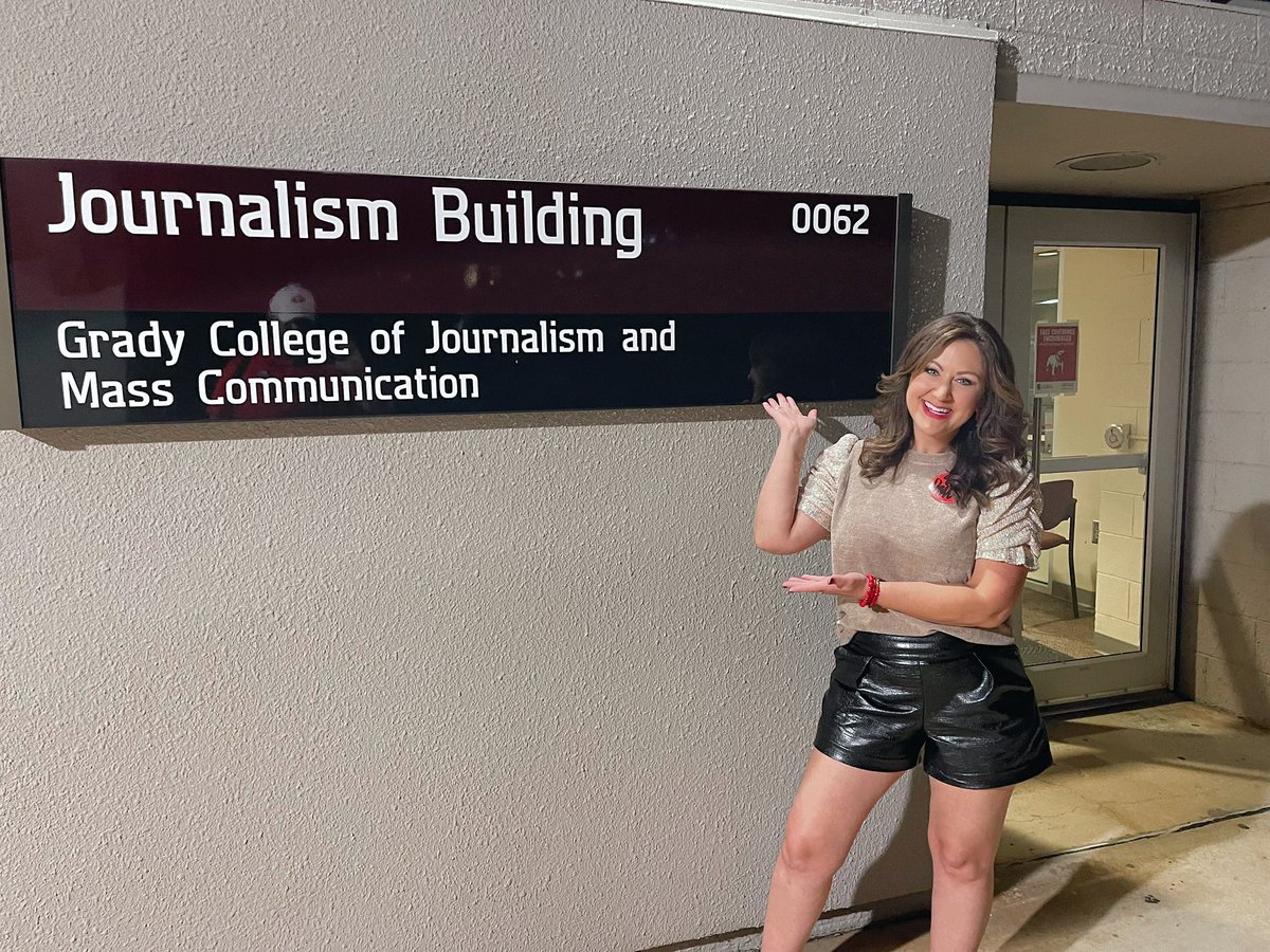 JessicaWJHG's tweet photo. I spent a lot of time in this building. #UGA #gradycollege #GoDawgs #gradygrad #gamedayinathens https://t.co/L17oPUzSDY