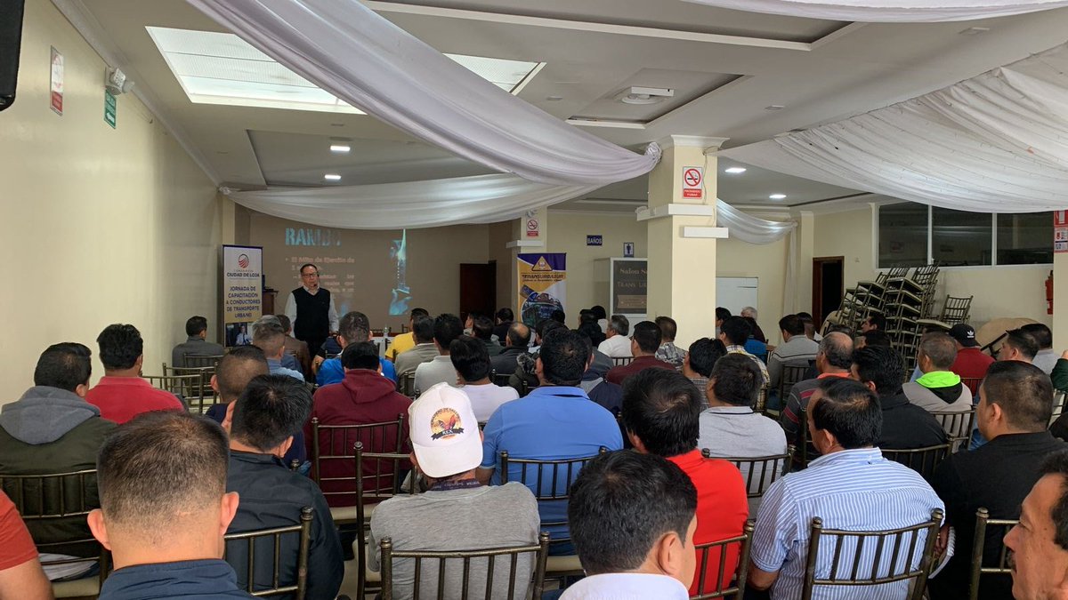Cumplimos con éxito el segundo sábado de capacitación a conductores de transporte urbano 🚌🤝. 
#ServimosConAmor #TransporteUrbanoLoja