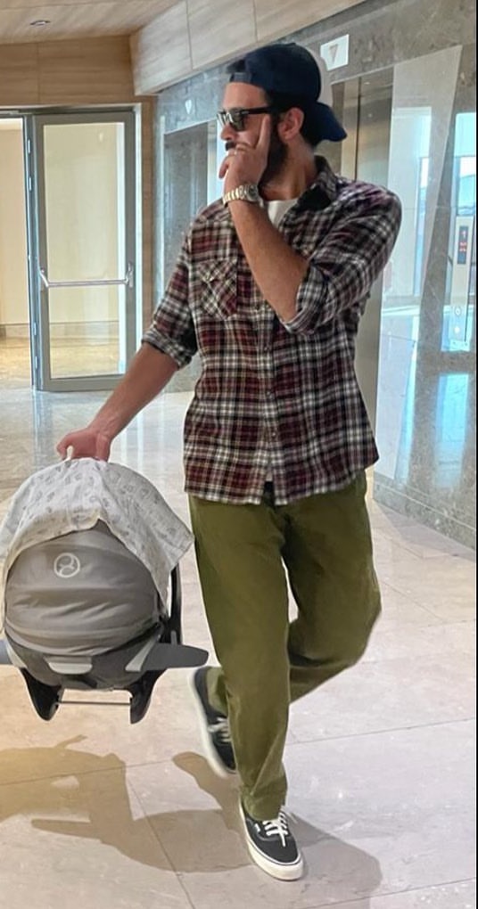 9 Ekim demek Barış Arduç demek..
Şahane ailen ve minik prensesimiz Asya ile birlikte çoook sevgi dolu bir yaş diliyorum.Tabi ki senin gülüşünün hiç eksilmedği,her başarılarında daha çok gururlandığımız bir yaş olsun bebeğim.İyi ki doğdun,iyi ki varsın. Seni çok seviyorum 🙏💙✨🧿