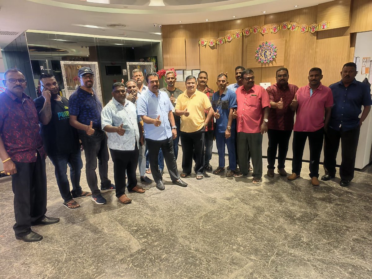 AnanthanSoma's tweet photo. Bersama Perwakilan MIC Kedah di Hotel WP Kuala Lumpur.
#DrSAnanthan #TYTTSV #DSIS #MIC #MICKedah #keluargaMalaysia https://t.co/od9tHttsUA