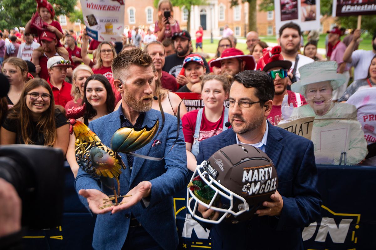 BrooksAD's tweet photo. 🏈 For just the 4th time in the regular season, @CollegeGameDay & #SECNation are live from the same game & it’s a big one: @AlabamaFTBL 🆚 @Vol_Football
We’ll have Nation, #MartyAndMcGee, GameDay, Countdown to GameDay, @finebaum, @PatMcAfeeShow & #CFBLive all from Knoxville! https://t.co/idOawFv0Z5