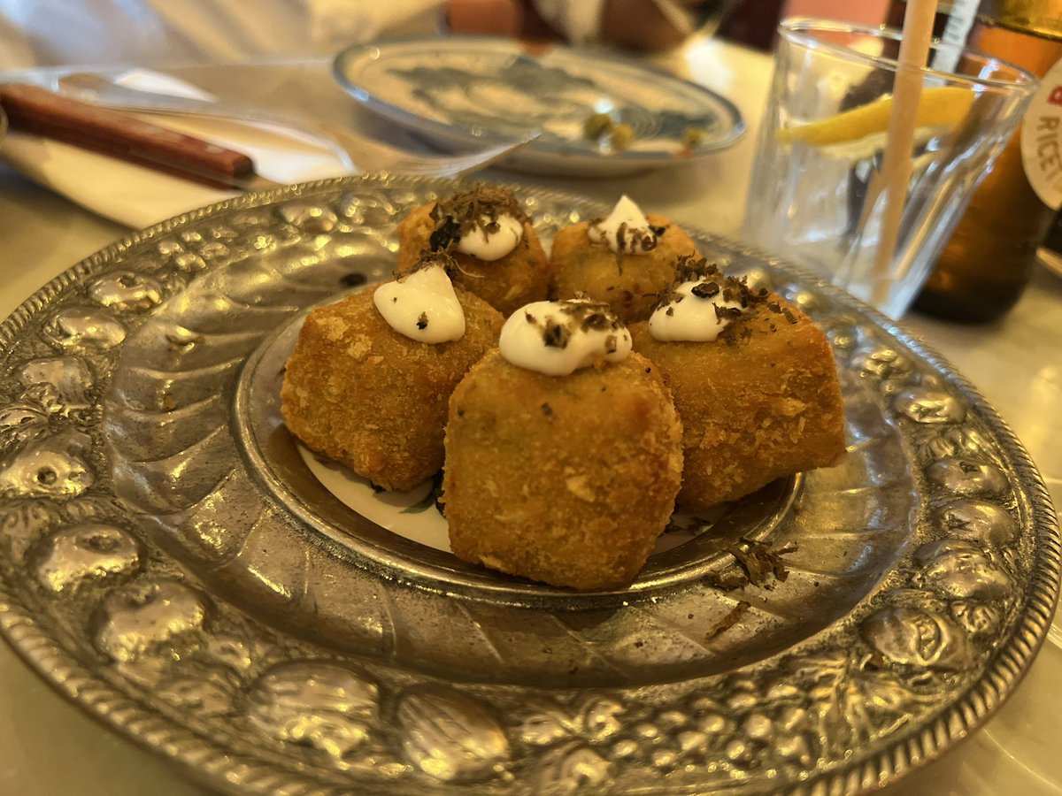 SandraHijano's tweet photo. ¿Qué os parece mi almuerzo de hoy junto a @MarioYeah en #Belmondo? https://t.co/FnLGjTh0Jj