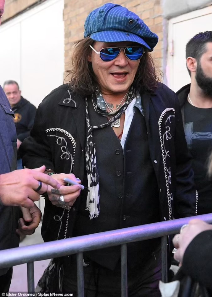 J🦇Depp tweet media