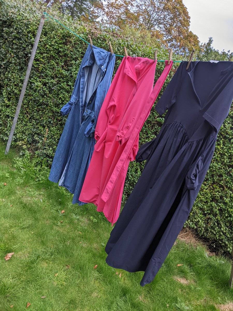 BeverleyIngrid's tweet photo. Good drying day for dresses with pockets 😉 @Monday4Laundry #wewantpockets https://t.co/MUq4I744R5