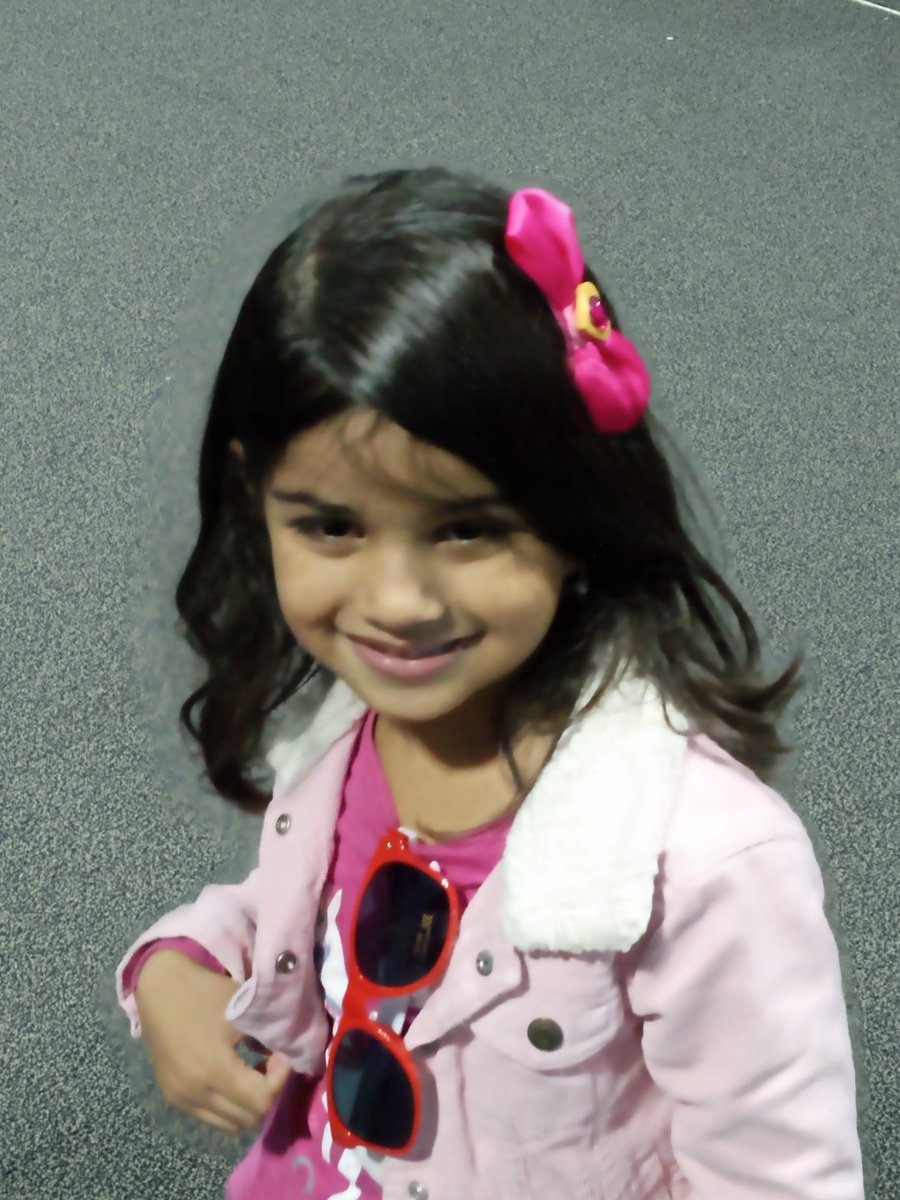 NinjaGateStudio's tweet image. We had a happy customer for a Pretty Kitty Fuzzy hairbow from @AdorkaBows! We're here on day 2 of RetroGameCon 2022!