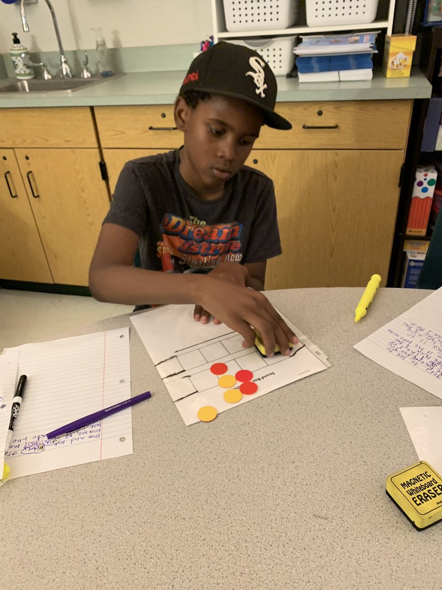 Writers edit their spelling by mapping out sounds in words. #wsdlearns <a href="/PVE_Hawks/">Prairie View Elem</a>