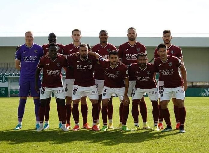 hondurasfutbolt's tweet photo. #LegionariosHondureños
#JonathanRubio (⤵️🟨72') fue titular con el #ViseuFC que derrotó (2-3) en condición de visitantes al SC Covilha en la Liga Portugal SABSEG.
@allanfajardo29 @LegionCatracha
@ligaportugal @HondurasLiga
@newguayork @JorgeRdeportes https://t.co/T6iWEY7sRu