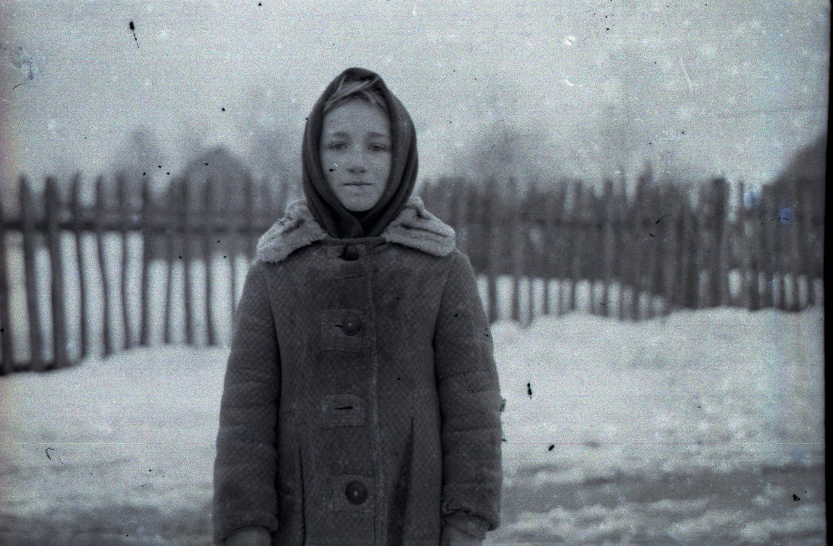 Вось такія першыя адсканаваныя кадры з фотастужак, якія забралі з закінутага хутара. Лунінеччына, 60-я гады.

Трошкі больш у канале t.me/vioskiby