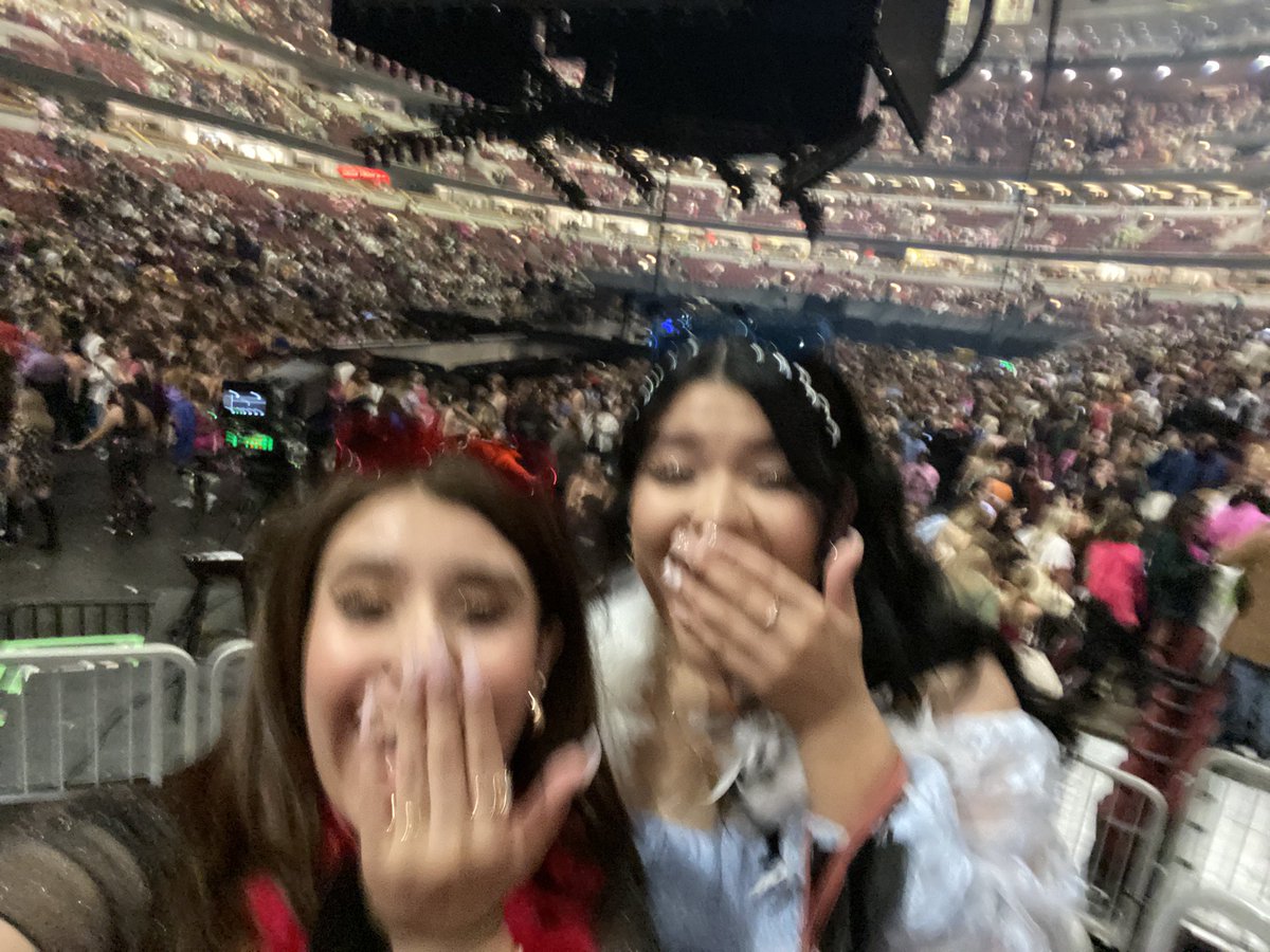 bbyjaz__'s tweet photo. ✨ you know it’s not the same as it was ✨
2018 / 2022 https://t.co/Neomz9vddM
