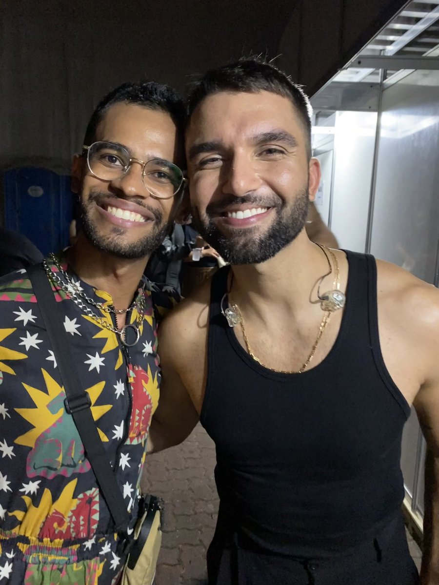 meccinho's tweet photo. AAAAA E ACONTECEU!!
Ainda sem acreditar nesse momento!! @silvaoficial seu maravilhoso!
RECIFE SEMPRE ESTARÁ DE PORTAS ABERTAS PRA TE RECEBER!!! #odaraodesce https://t.co/UGizPtbbjc