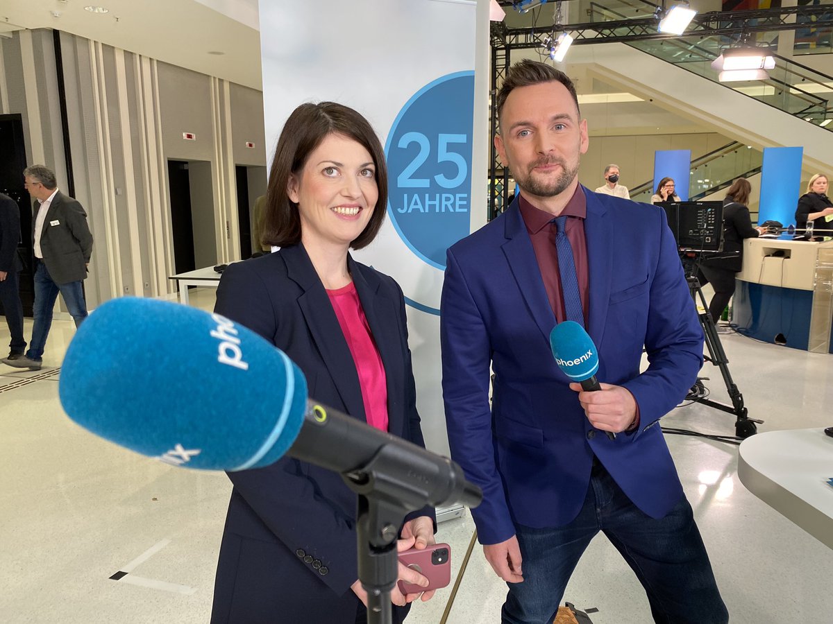Gleich geht’s los: Für <a href="/HAZ/">HAZ</a> zu Gast bei <a href="/mr_steinhaeuser/">Marc Steinhäuser</a> <a href="/phoenix_de/">phoenix</a>-Analyse zur #LtwNds22 live aus dem <a href="/LT_Nds/">Niedersächsischer Landtag (inaktiv)</a>. 📺⤵️