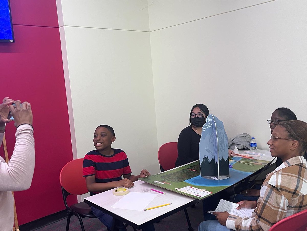Lamar_NSBE's tweet photo. This weekend we had great participation in GT-TAME math/science enrichment for middle school and high students in the community.
#blackstem #fivedeep #community https://t.co/lb47M32rR0