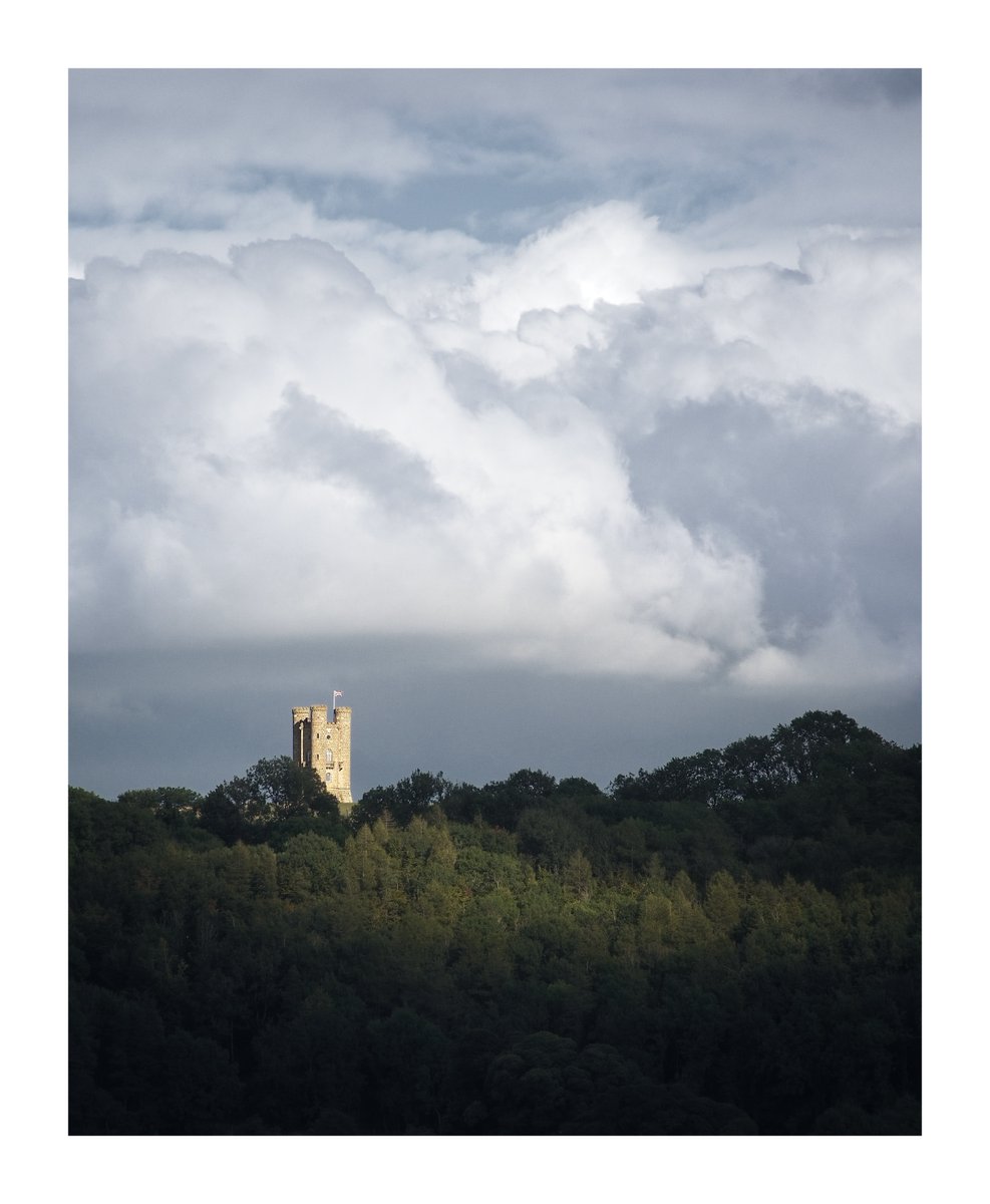 Andy Briggs (@mrabriggs) on Twitter photo A view of Broadway Tower, looking back across the valley from further south along the Cotswold Way.
<a href="/CotswoldWay/">Cotswold Way Association</a> @CotswoldsAONB A view of Broadway Tower, looking back across the valley from further south along the Cotswold Way.
<a href="/CotswoldWay/">Cotswold Way Association</a> @CotswoldsAONB