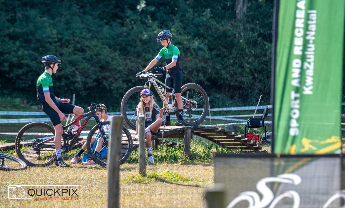 A Sunday ride isn’t complete without a good group of friends🥰. #kznmtb 
📸 <a href="/quickpixphoto/">quickpix</a>