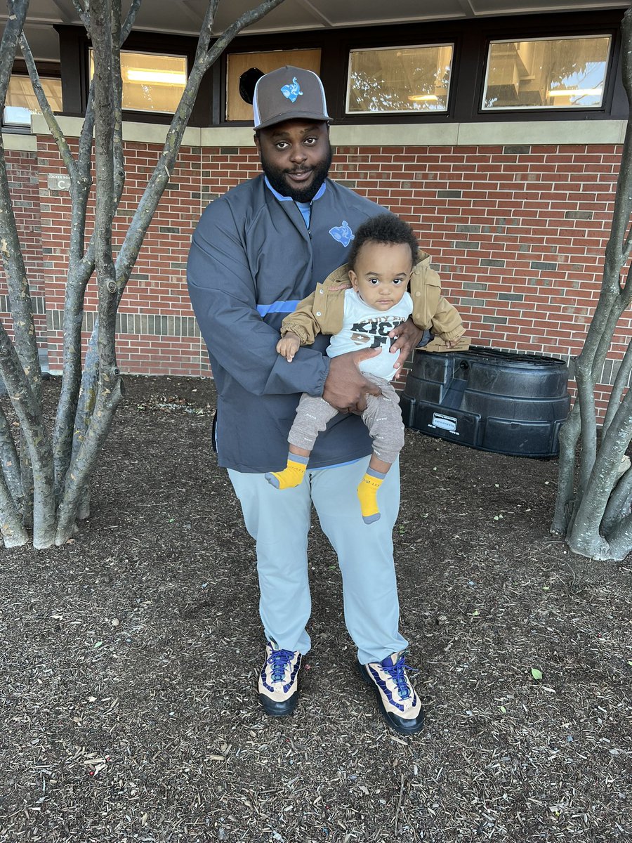 CoachJMann919's tweet photo. THE YOUNG SOLDIER SAID “DA SEND THEM HITTAS”‼️#BookOfManning #KingJaSoledad #SICDL #SackChasers #Hittas https://t.co/KGS4p0cuto