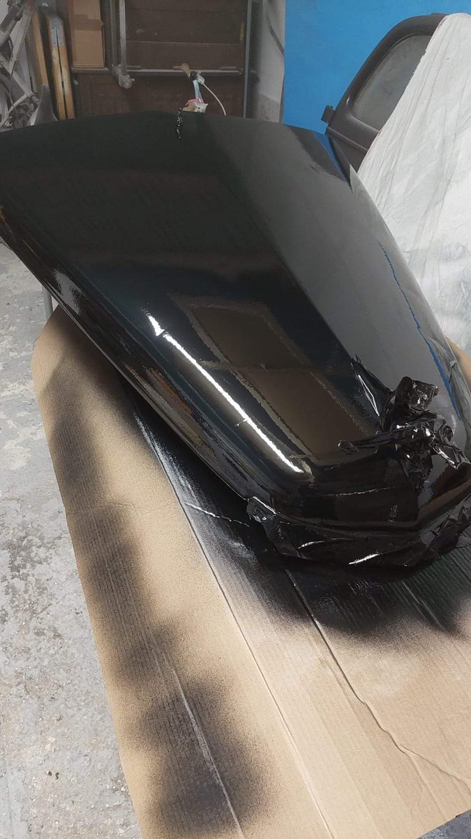 Well that's the bonnet sprayed on the Prefect, it's a start