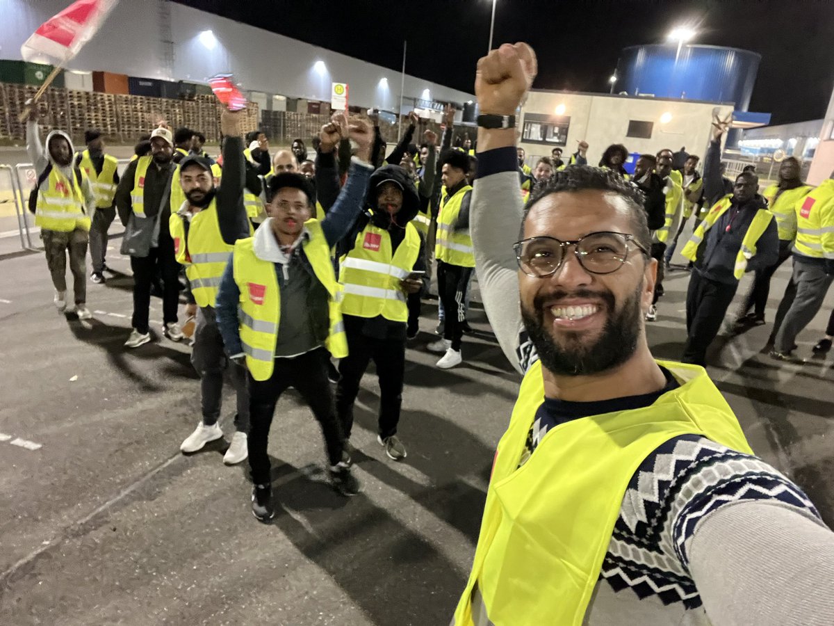 Hedi__Tounsi's tweet photo. #night #shift #streik #amazon #ham2 https://t.co/4as3n1zYUX