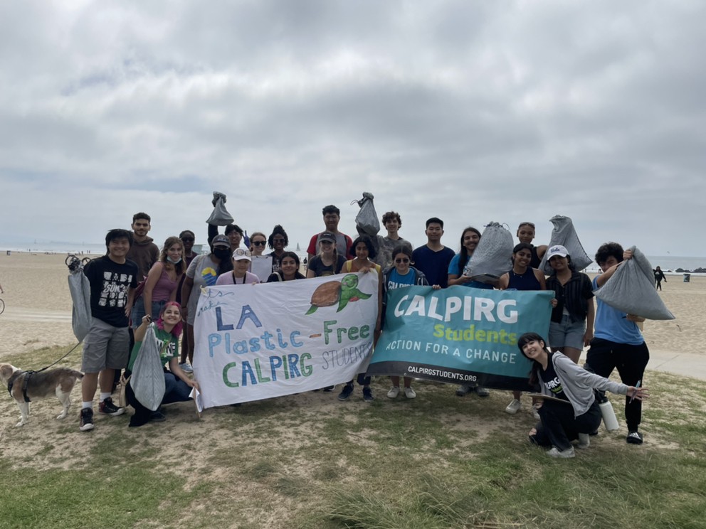 giang_jonathan's tweet photo. Students from @ucla and @usc @calpirgstudent chapters stood up against plastic pollution at Venice Beach today, and found over a thousand pieces of polystyrene! @lacitycouncil please ban polystyrene in our city! #notofoam 🌊🐢 https://t.co/o3RiC2JyqG