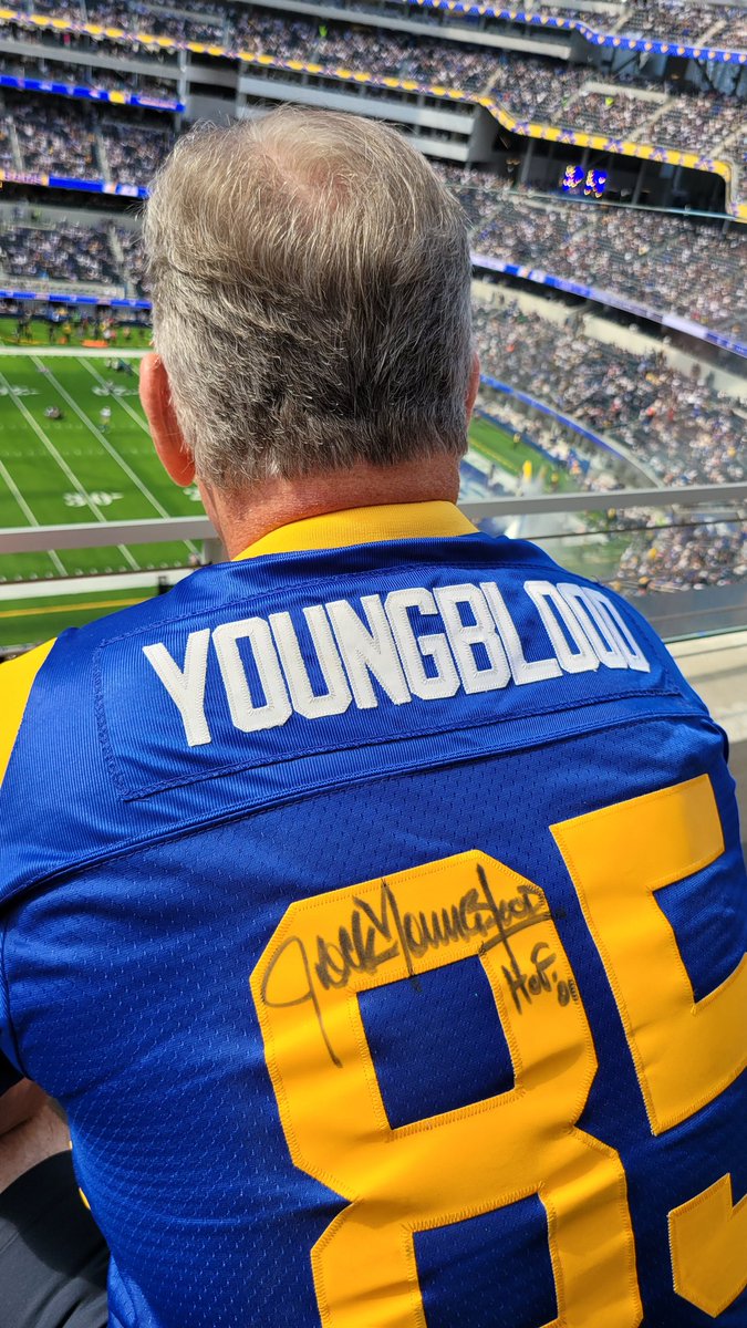 glendard's tweet photo. #RamsHouse https://t.co/Ff55bdUIqN
