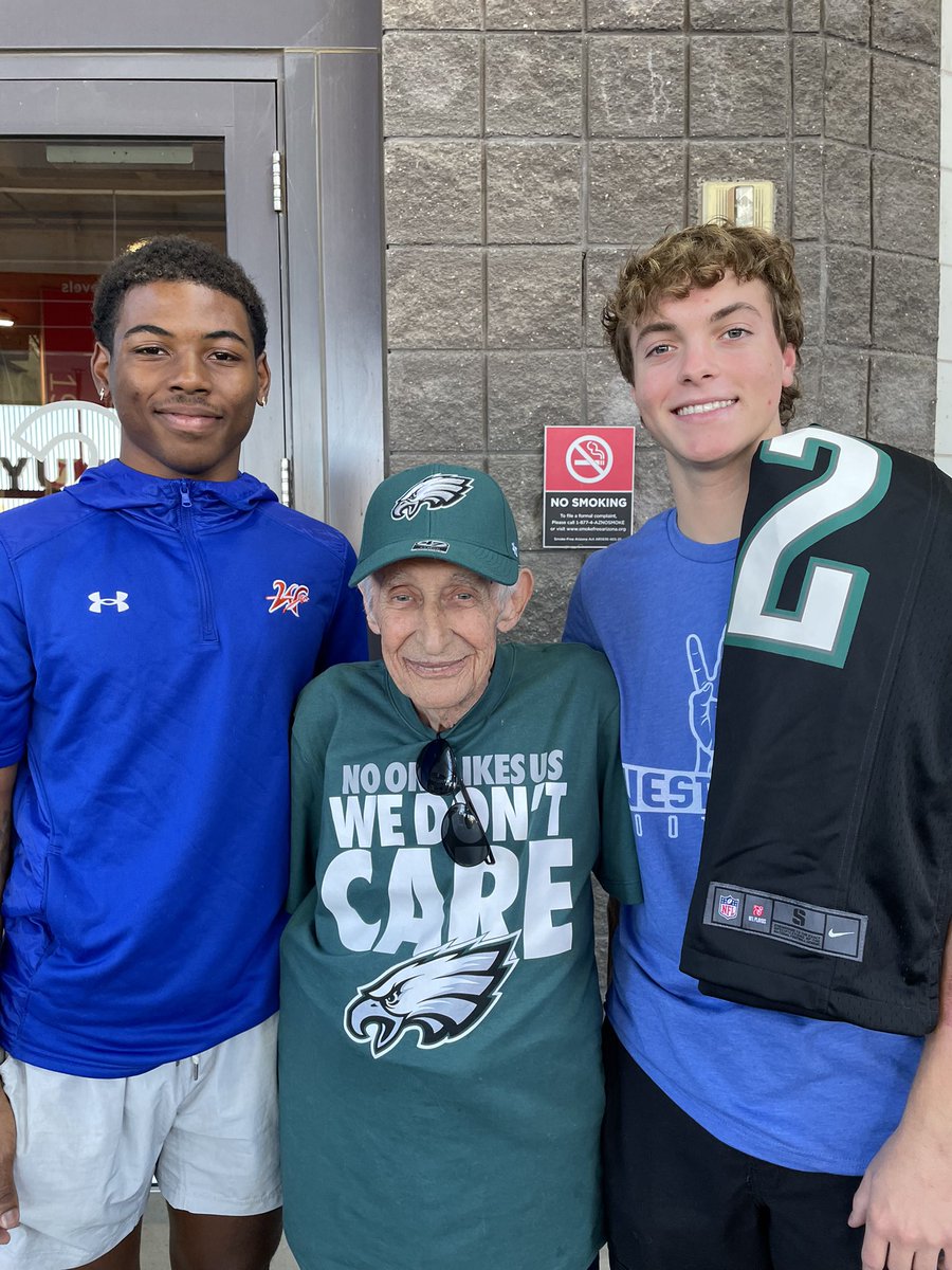 Today one of our patients: Veteran Bitting was gifted an once in a lifetime gift by the Dream Catchers Foundation and Philadelphia Eagles. Thank you for your service. #FlyEaglesFly #PHIvsAZ <a href="/AZCardinals/">Arizona Cardinals</a> <a href="/Eagles/">Philadelphia Eagles</a> <a href="/DreamcatchersF/">DreamCatchers Foundation</a>