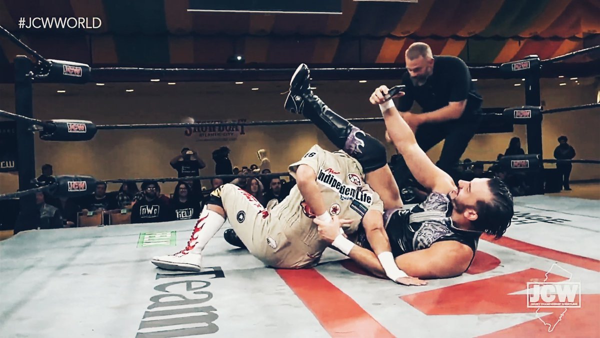 CharlotteKyoto's tweet photo. #2HotSteveScott vs #Shota at #JCWWORLD ref: #MaxRecon https://t.co/oSpo5rEiqI