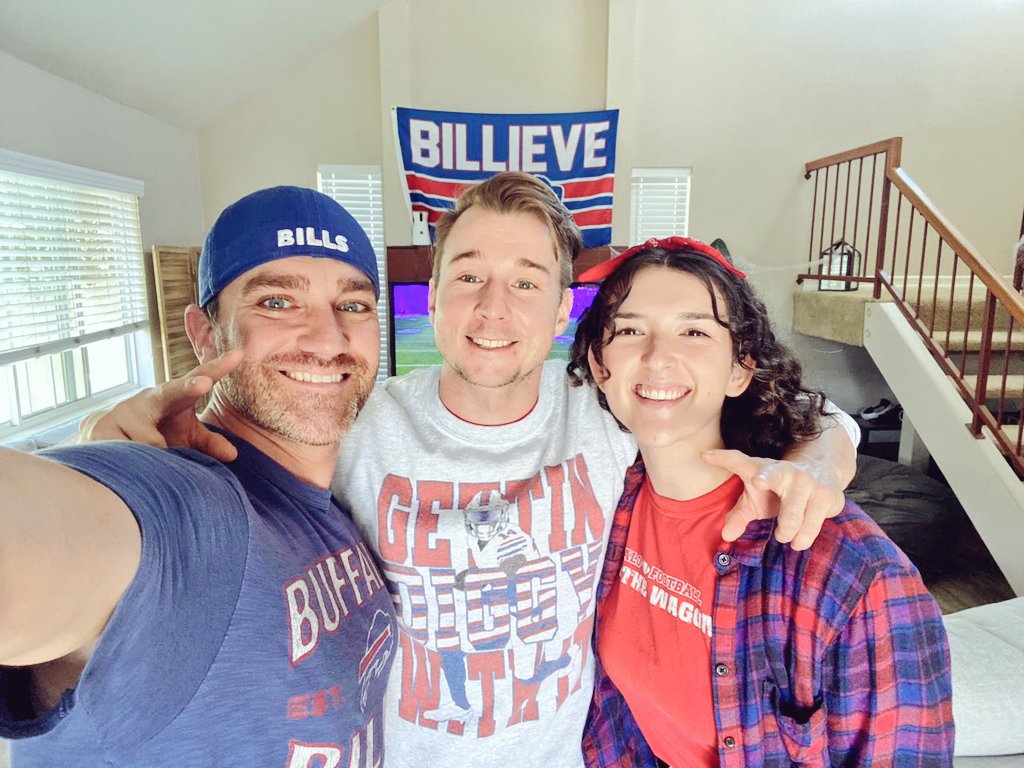 Maser_Oda's tweet photo. Mafia means family #billsmafia #GoBills https://t.co/iuUtn6Uksv