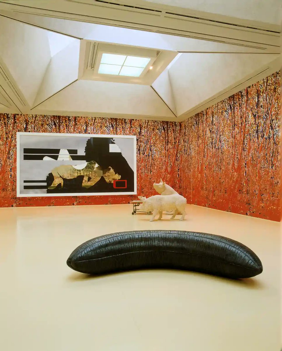 CommozioniA's tweet photo. Ultimi due
#Cattelan e la sua #Comedian banana attaccata al muro, venduta per la strabiliante cifra di 120.000 dollari
E la gigantesca banana nera, sbucciata e marcia - Undone (2004) - in bronzo, di #AngusFairhurst https://t.co/5kTevfgJjk