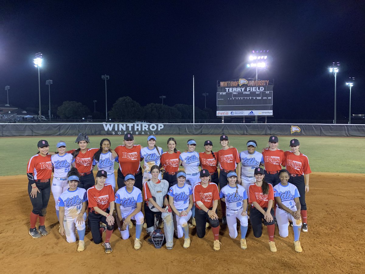 Eagles06Whitby's tweet photo. 5 of our Eagles spent an action packed weekend in South Carolina! Practicing and playing at Winthrop University @Winthropsoftbal Played 2 games against the talented @SoftballTdb team and then attending a camp @uscupstate @PACKUPSTATE … Great weekend, coaching and memories! https://t.co/5GK5wavoqx