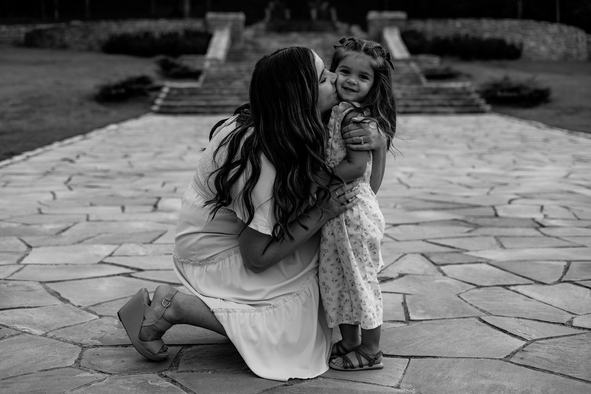 _caswhite_'s tweet photo. absolutely nothing in this world compared to being her mama🤍 https://t.co/R6zTMwinZ5