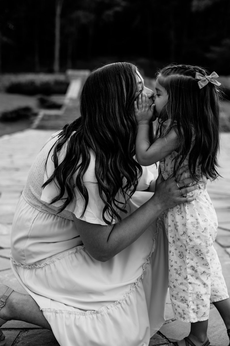 _caswhite_'s tweet photo. absolutely nothing in this world compared to being her mama🤍 https://t.co/R6zTMwinZ5