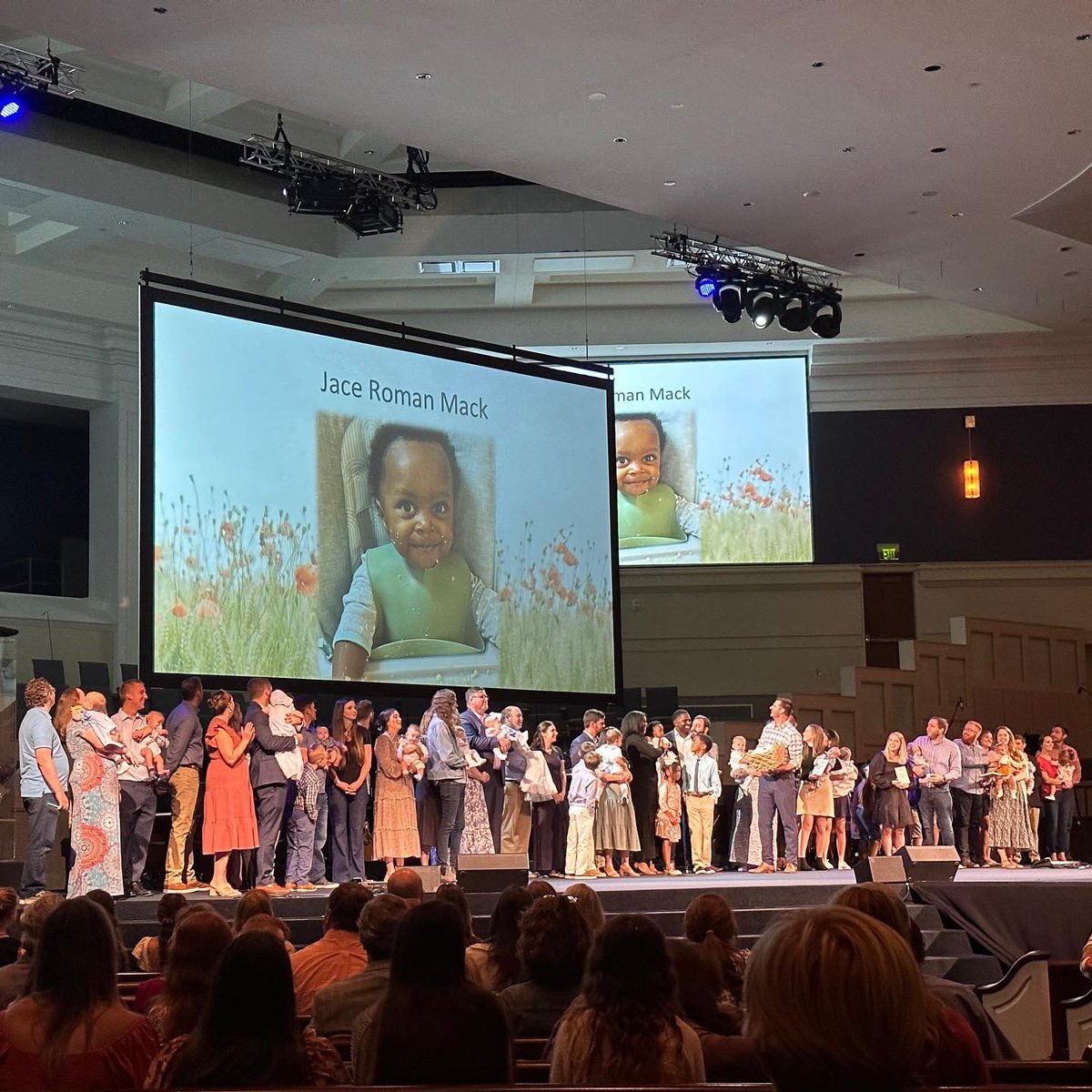 ervin_mack's tweet photo. God’s timing never fails. The past few weeks God has worked in mighty ways! Today, we dedicated our Jace to the Lord! It was a joy to be surrounded by family and friends! Jace, you’re our “Healer! #OurHeartIsFull #ChildrenAreGiftsFromGod #TheMacks 🙏🏾🙌🏾✝️ https://t.co/na7GOGJzBG
