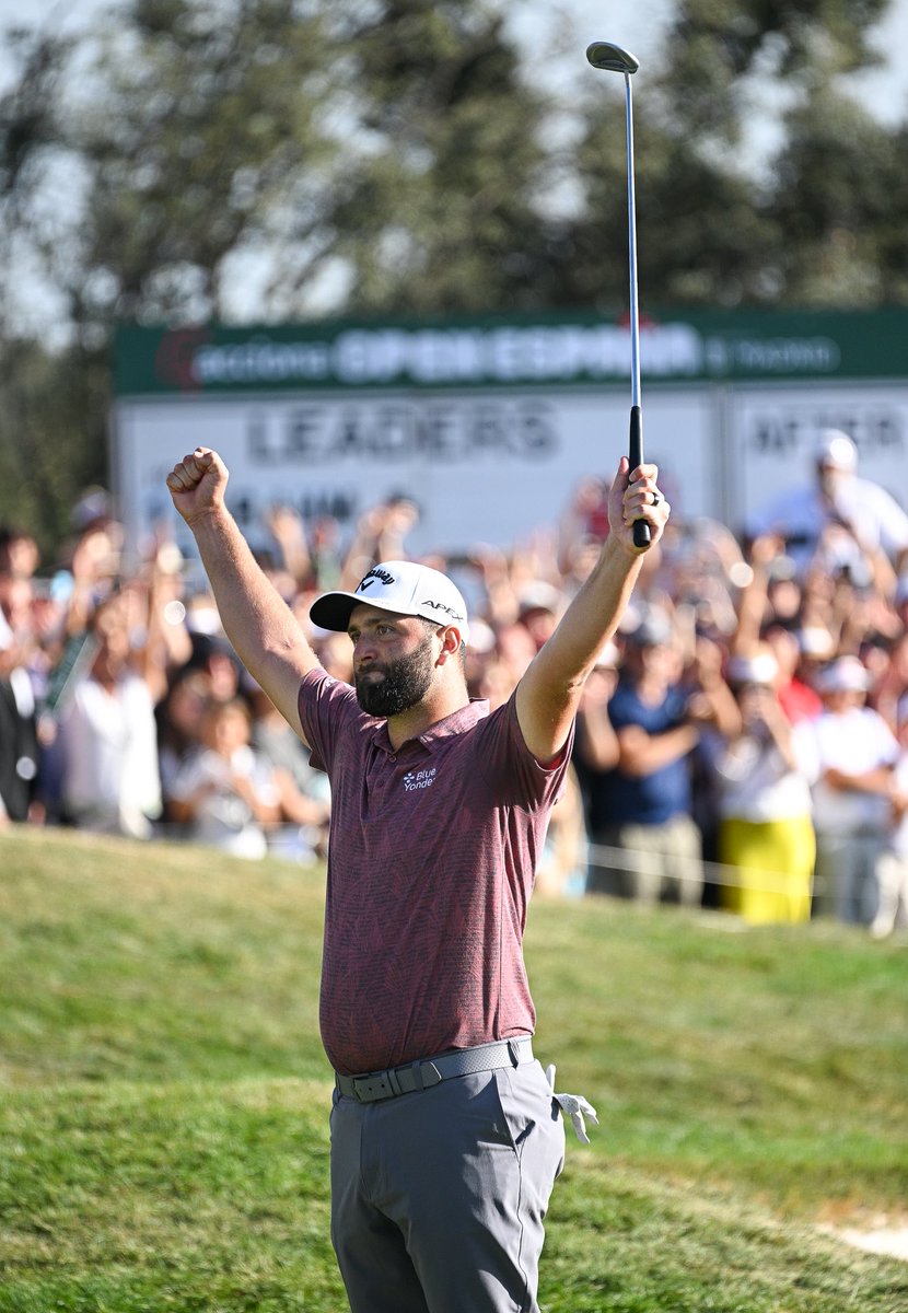 JonRahmOfficial's tweet photo. ¡Lo único mejor que jugar al frente del público local es ganar al frente de ellos!  Un agradecimiento especial a @accionaopen y a todos los voluntarios.  ¡Vamos!  🇪🇸 🏆 https://t.co/jqhR0loq6D