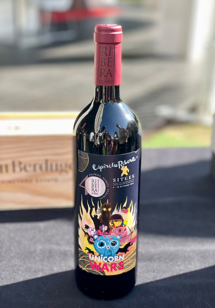 Por cierto, ¿os gusta la edición especial de <a href="/DORibera/">Ribera Del Duero</a> para la película UNICORN WARS? Manos arriba, ¿quién quiere uno? 🤟