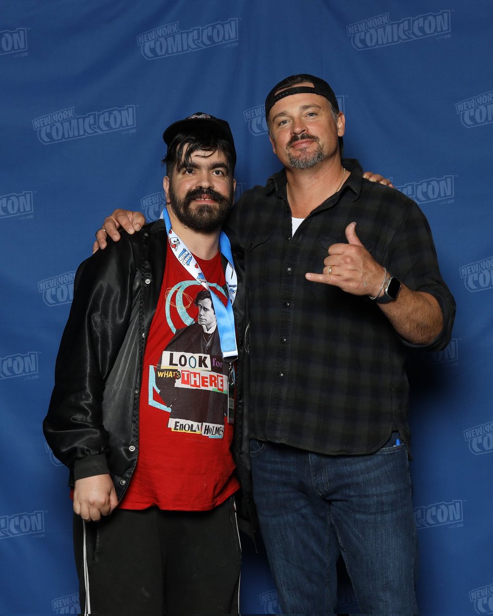 rprez2012's tweet image. I finally got my (digital) photo(physical photo to be mailed to me) of my childhood dream come true of meeting Tom Welling yesterday!!!