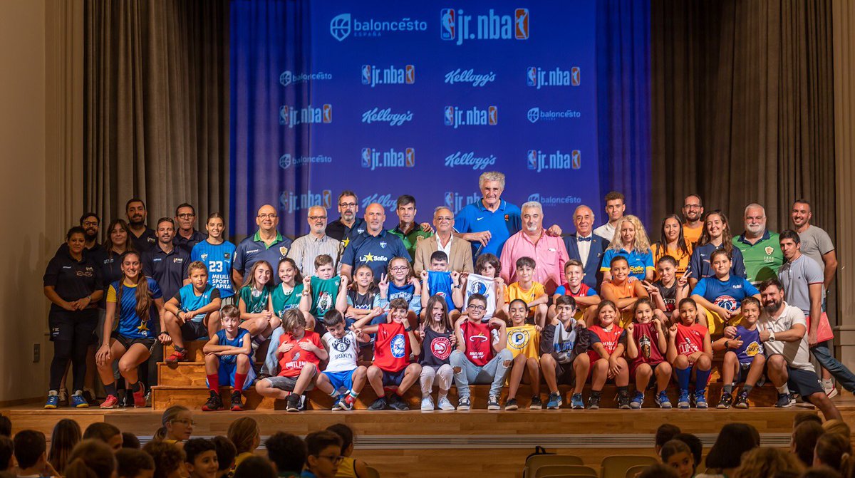 FMBMELILLA's tweet photo. #EventosFMB | 48 HORAS DE MUCHO BALONCESTO BASE MELILLENSE!!!

#JrNBAMelilla DRAFT con @fernandoromay1, 300 ⛹🏻⛹🏻‍♀️ y más de 40 partidos!!  

#Torneo3x3Otoño con 450 ⛹🏻⛹🏻‍♀️ y más de 120 partidos!!

Muchas gracias a todos los que han colaborado!! 

#seguimostrabajando https://t.co/Y3ZF2ksAFq