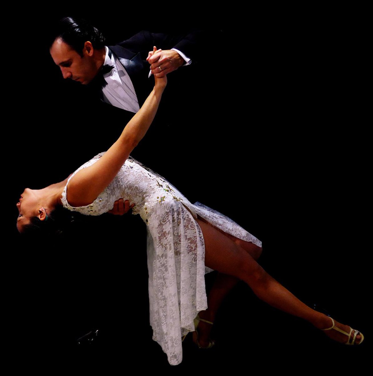 AnnaAlvarezCompania tweet media