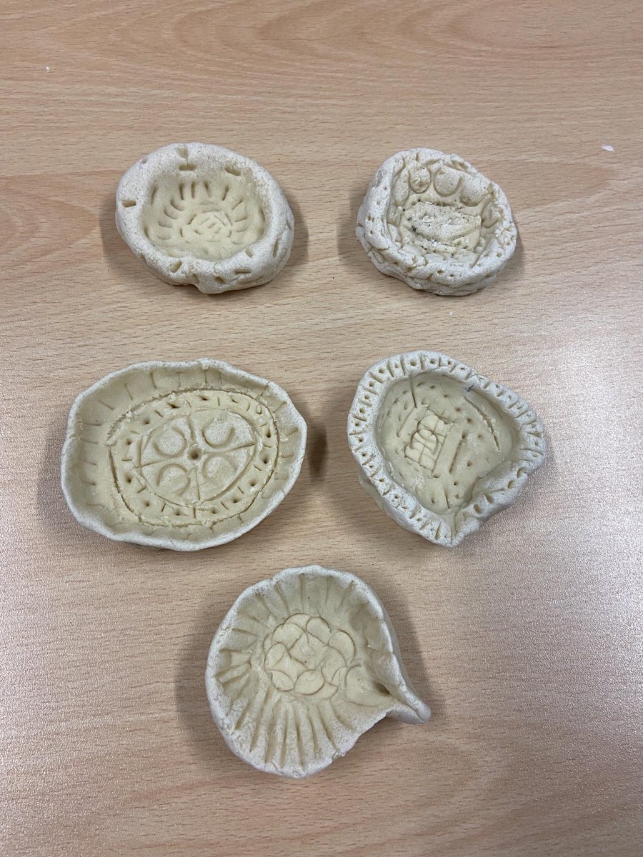 Leamington Primary Academy FHT (@leamingtonpafht) on Twitter photo Take a look at some of year 4's beautiful diva lamps 🎇 Take a look at some of year 4's beautiful diva lamps 🎇