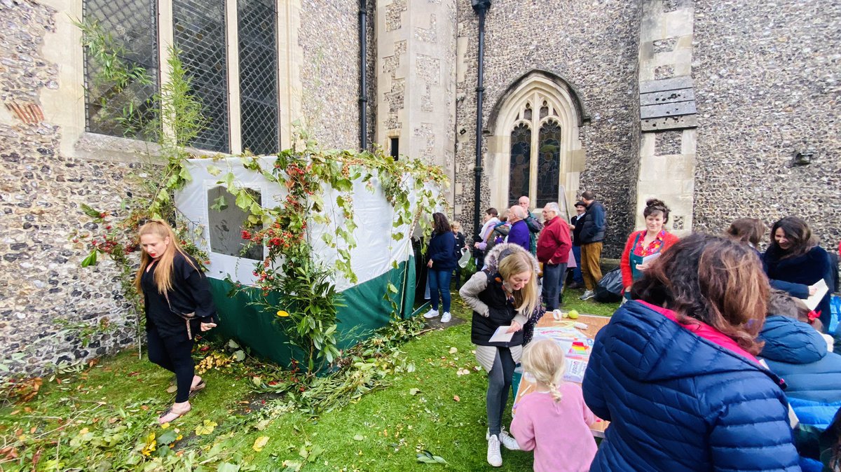 stpeterberko's tweet photo. Celebrating #Sukkoth with our friends at South Buckinghamshire Jewish Community - a historic inter-faith service, where Jews and Christians worship together in #berkhamsted https://t.co/bMN4h2K8kO