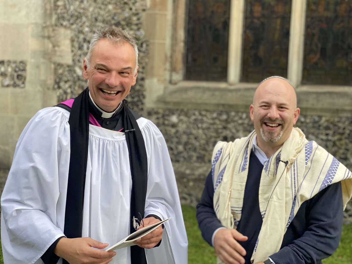 stpeterberko's tweet photo. Celebrating #Sukkoth with our friends at South Buckinghamshire Jewish Community - a historic inter-faith service, where Jews and Christians worship together in #berkhamsted https://t.co/bMN4h2K8kO