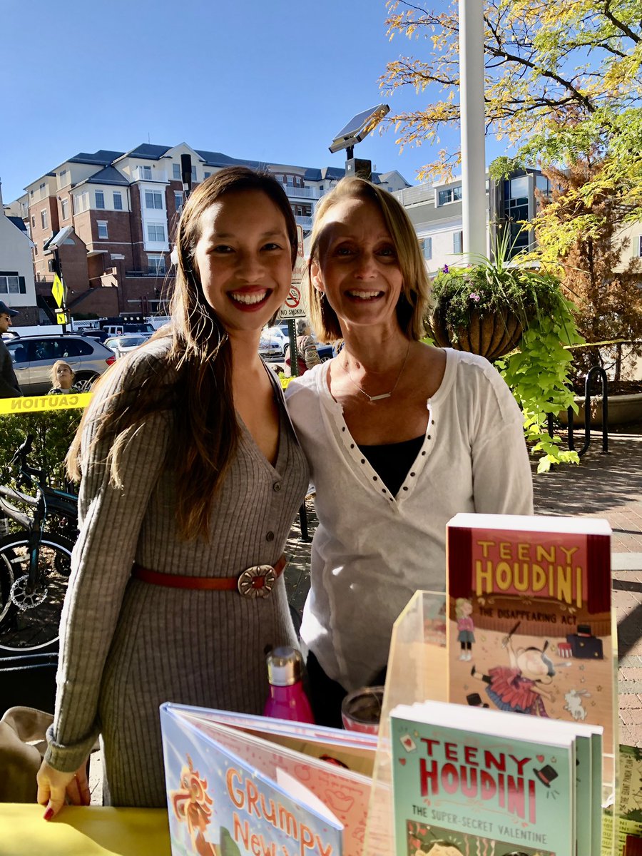 heather_stigall's tweet photo. Had a fab time yesterday at #PPLBookFest Chatted with #kidlit authors/illustrators @BarbDiLorenzo @kmoorebooks @CarrieFinison @EBGoodale @dustdancestoo @adoodlefox & caught up with @v_lawmanning Came home with a haul! #youcanneverhavetoomanybooks #somearegifts #shoppingexcuse https://t.co/8HsLE1IxJo