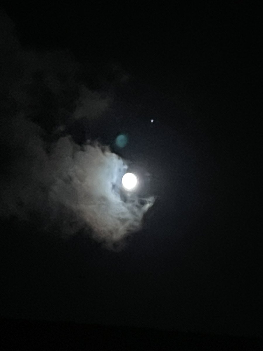 wildtnina's tweet photo. jupiter en de maan! https://t.co/LFXNuxRmgx