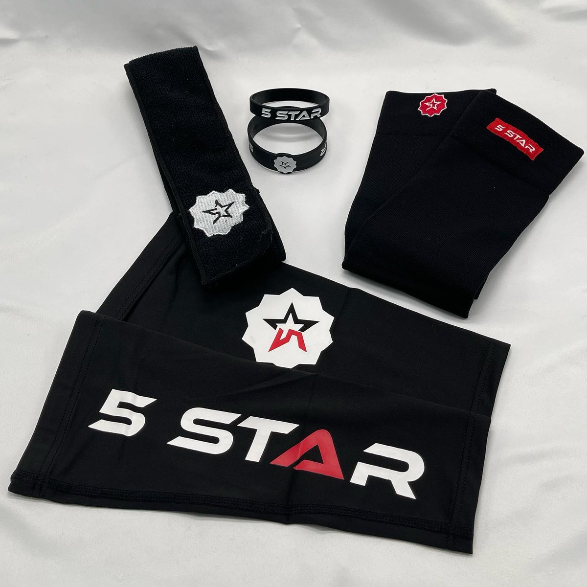 5starlimited's tweet photo. New packages available, get your field drip today!! #5starfootball #socks #sleeves #wristbands #towels #visors https://t.co/ovQNVSzigV