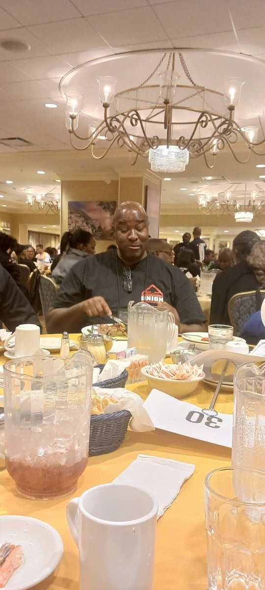 NiveditaChand13's tweet photo. Some fun moments@ delegate training 
Villa Roma #sseulocal371 when Director for grievances joins us at lunch. https://t.co/mCY27EIPnH