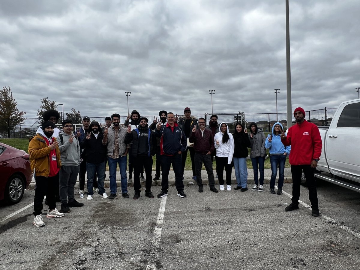votepalleschi's tweet photo. Team Palleschi encouraging 2&6 residents to vote this weekend. what an amazing group of volunteers. showing the V for vote #vote #teampalleschi #brampoli #somuchsupport https://t.co/36wZVddK9M