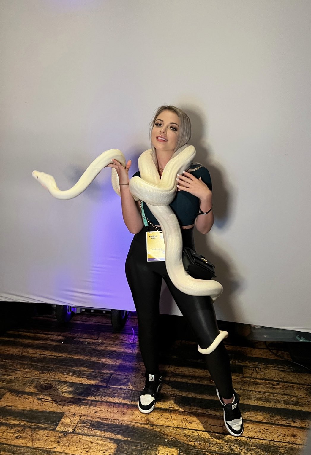 xoAeriel on Twitter: "I got to meet my favorite streamer at TWITCHCON