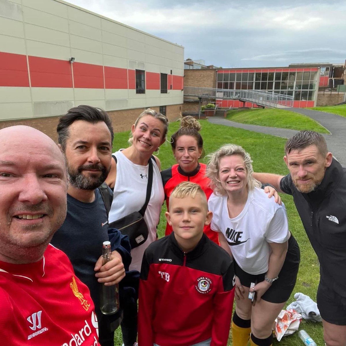 croft_danielle's tweet photo. Before and after pictures of the #wellbeingwarriors trust us to have the last break and had to play 8 matches back to back 😅. We did our best guys and that’s all that matters 💪🏼 @WeAreLSCFT https://t.co/QFs1zBHnM0