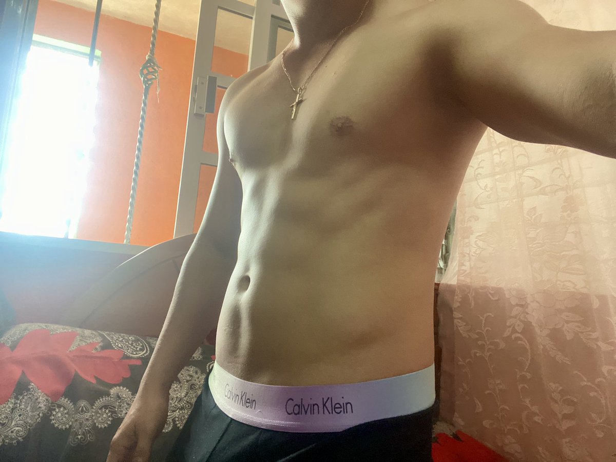 Alexis951103's tweet photo. Ojalá el abdomen mañanero sea eterno. Amén https://t.co/wJZnsFXtPb