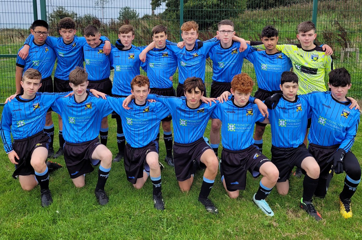 bscpensioner's tweet photo. My sons team who I coach @PhoenixFCDublin U16 who won their first game away this morning 2-1 in a wet and windy Greystones
 💙🖤💙🖤
#PhoenixFc
#WeAreTheNix 
#PrideofD7
L1 , D2 ,W2 https://t.co/PjeB1yFIqM