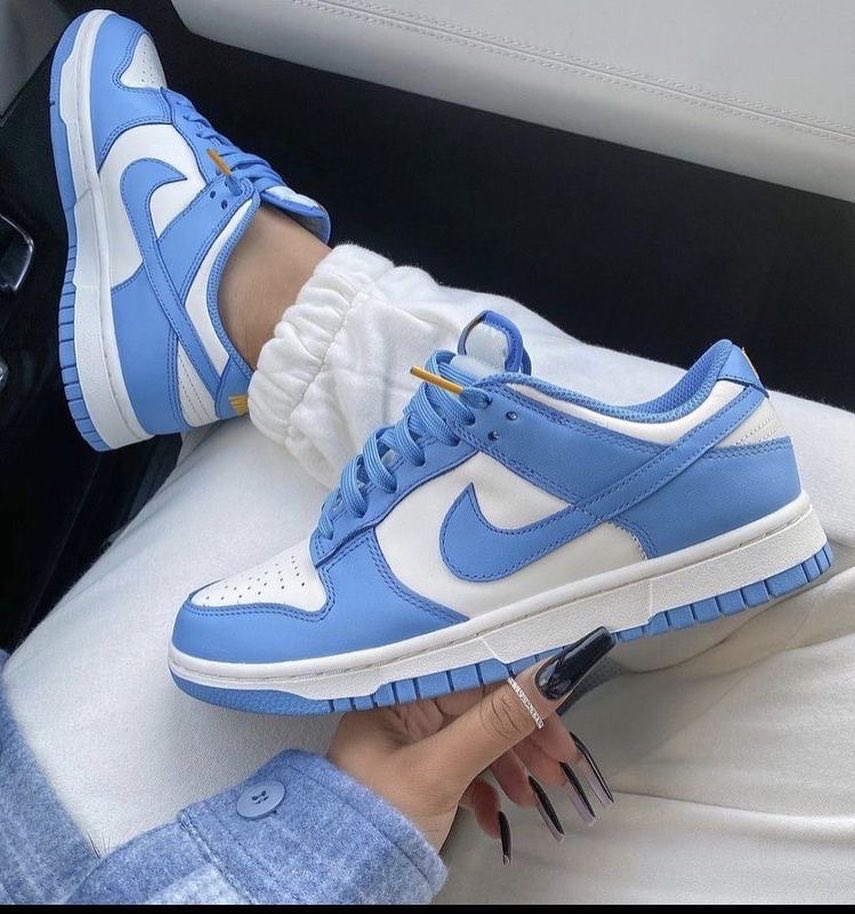 travybaha's tweet image. Nike 🤍