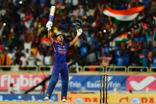 ashni_06's tweet photo. 🙇🏻‍♀️🎉💪🏻
It's a 💯 
Perfect win!!!! 
#ShreyasIyer #INDvsSA #INDvsSAT20I https://t.co/c5yIRmkAWt
